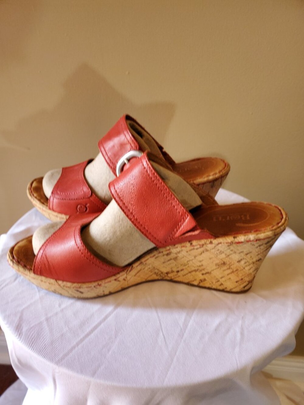 Born red leather - Picture 4 of 5